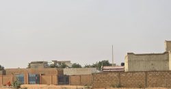 Terrain Urbain de 894 m², Eau et Électricité disponibles