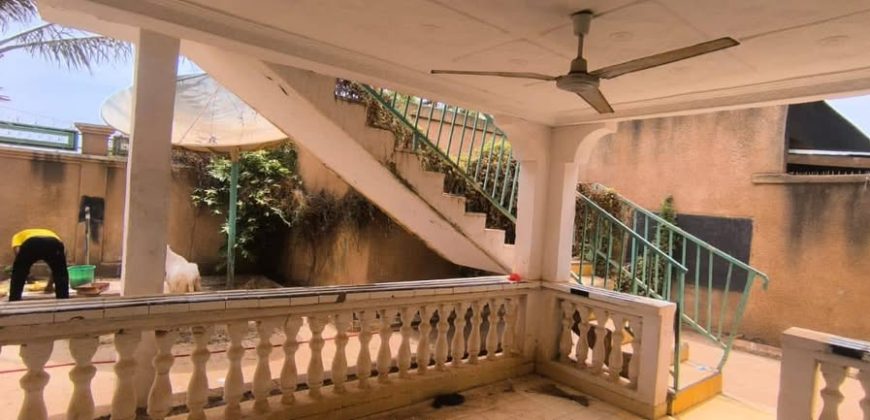 Villa 4 Grandes Chambres, Salon, Cour Spacieuse