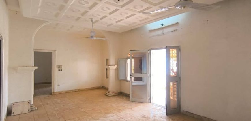 Villa 4 Grandes Chambres, Salon, Cour Spacieuse