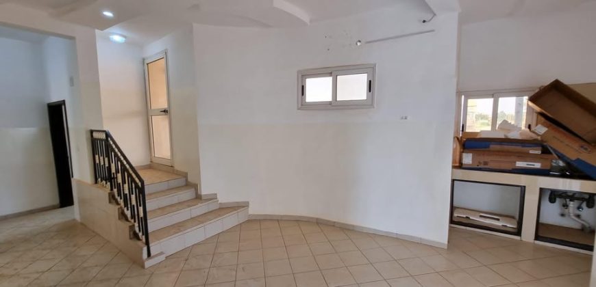 Villa Duplex 6 Chambres, 1 Grand Salon, 2 Cuisines
