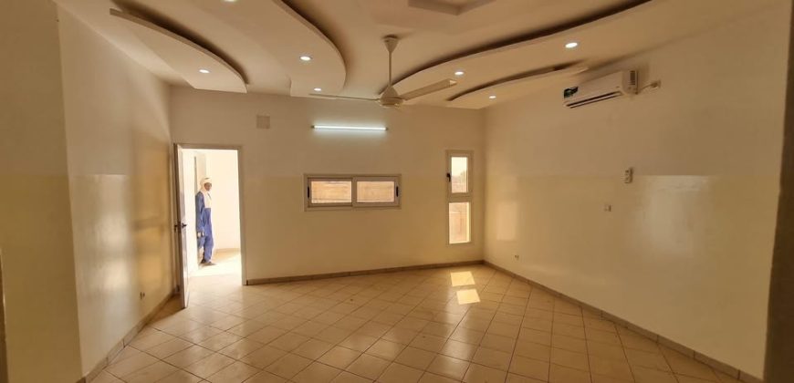 Villa Duplex 6 Chambres, 1 Grand Salon, 2 Cuisines