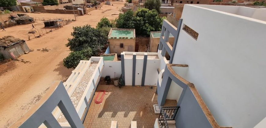 Villa Duplex 6 Chambres, 1 Grand Salon, 2 Cuisines