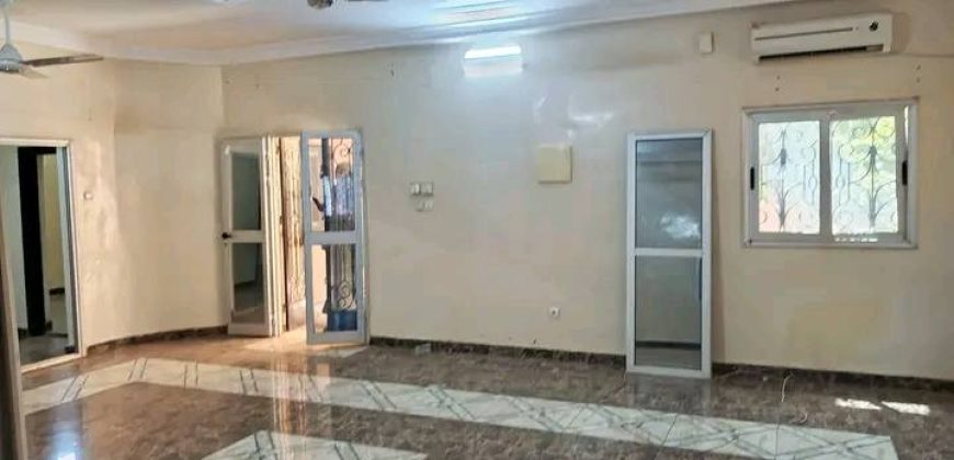 Villa de 4 chambres, Salon, 3 Douches, Annexe