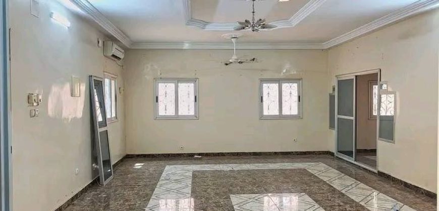 Villa de 4 chambres, Salon, 3 Douches, Annexe
