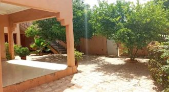 Villa de 4 chambres, Salon, 3 Douches, Annexe