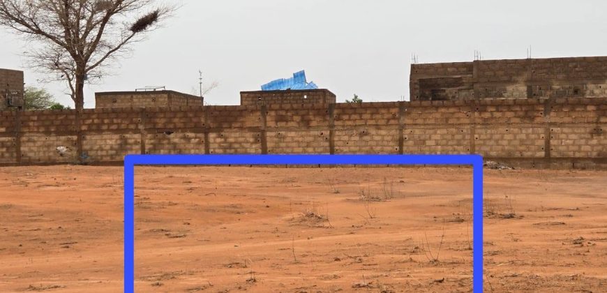 Terrain Urbain de 500 m², Électricité disponible
