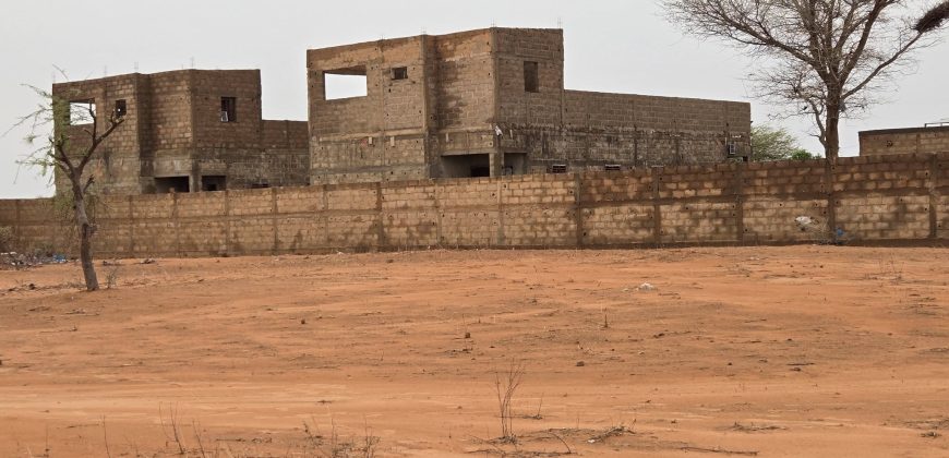 Terrain Urbain de 500 m², Électricité disponible