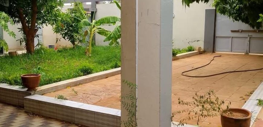 Villa 4 Chambres, Piscine, vers Maurice de Lens