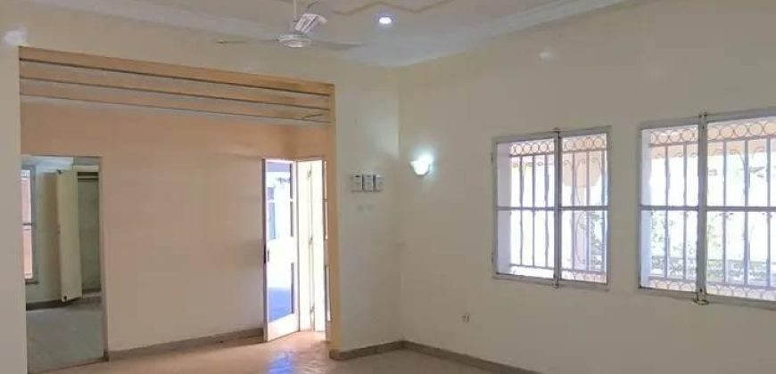 Grande Villa 3 Chambres, Climatisée, vers CEG 11