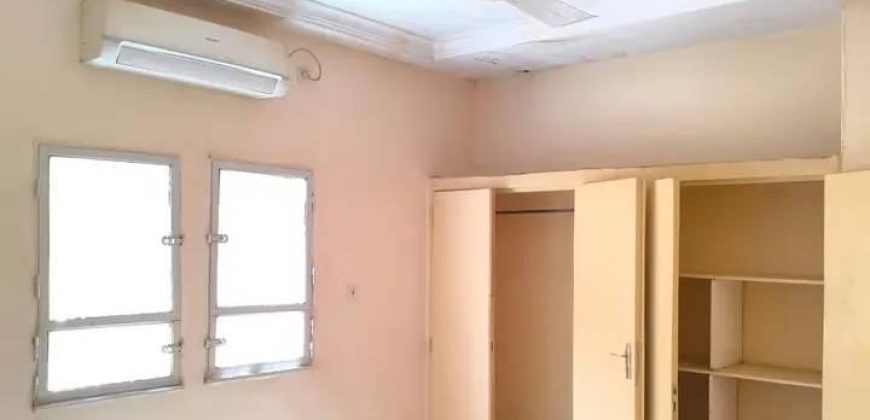 Grande Villa 3 Chambres, Climatisée, vers CEG 11