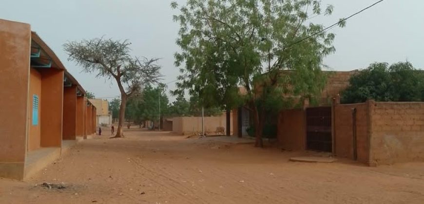 Parcelle de 250 m², face École Bayrado