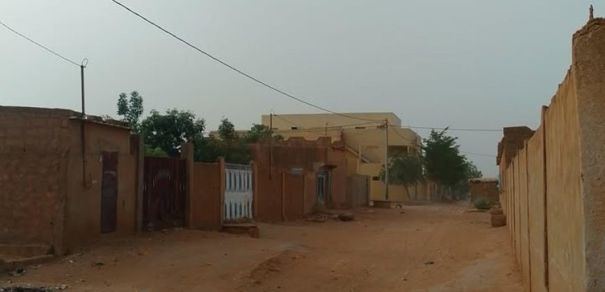 Parcelle de 250 m², face École Bayrado