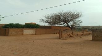 Parcelle de 250 m², face École Bayrado