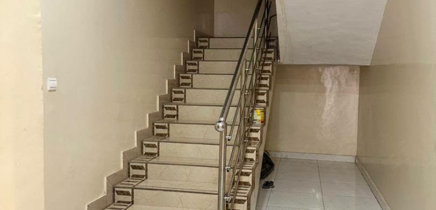 Villa en Dalle 3 Chambres, Salon, 3 Douches Internes