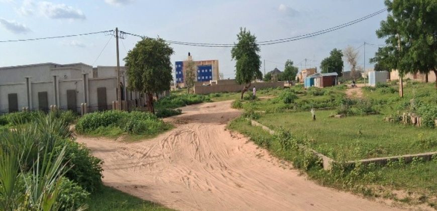 2 Parcelles (2 × 400 = 800 m²), Sud de la Polyclinique Maryam