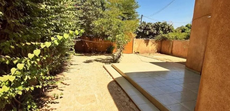 Très Belle Maison Meublée, 2 Chambres, Climatiseur