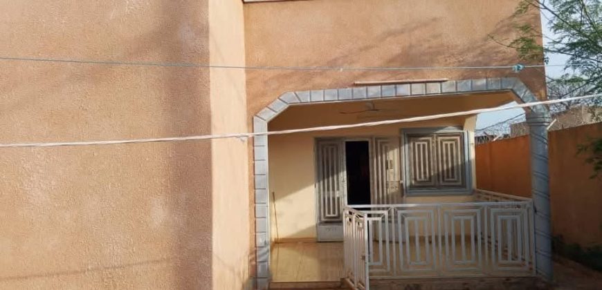 Villa 3 Chambres, 4 Douches, près de CSP Zénith