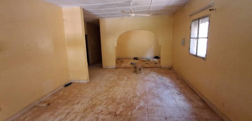 Villa 3 Chambres, Salon, 250 m²