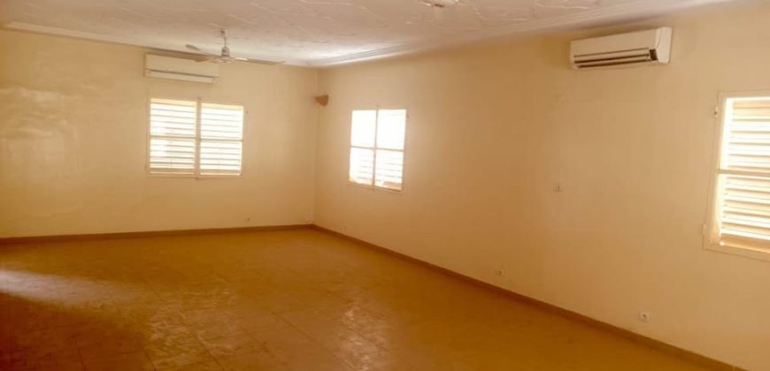 Grande Villa 5 Chambres, sur 1000 m², Piscine