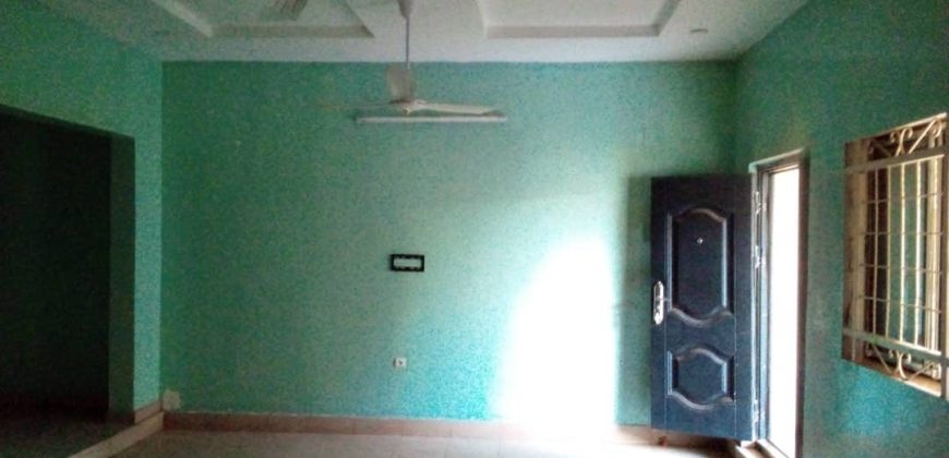 Villa 3 Chambres, 3 Douches, Pavé et Staffs