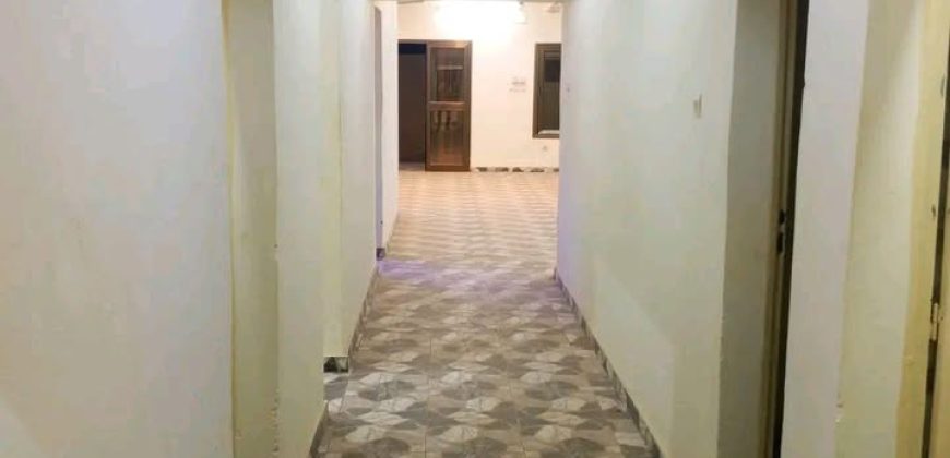 Villa 3 Chambres, Spacieuse, Carrelée, Vitrée